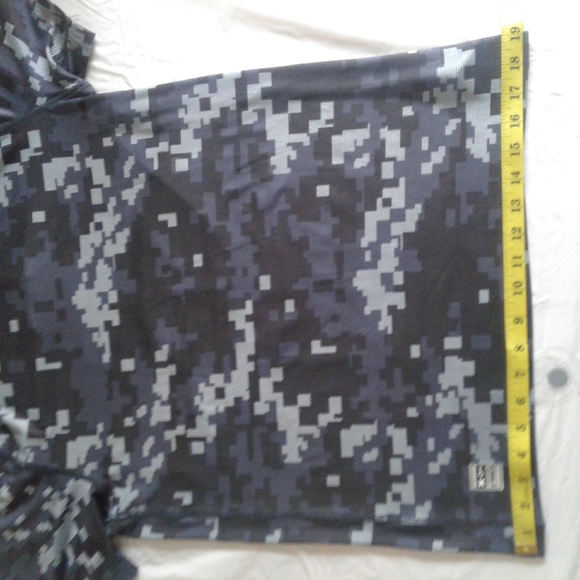 Men's Reebok Dri Fit MED. short sleeve t-shirt camo print - Picture 6 of 7